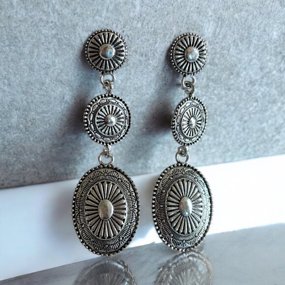 Vintage Long Dangle Earrings - Picture 2 of 4